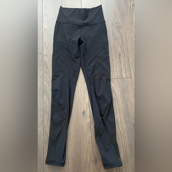 Lululemon Wunder Under Hi-Rise Tight *Mesh 28"
Black *Special Edition* EUC - Picture 7 of 8